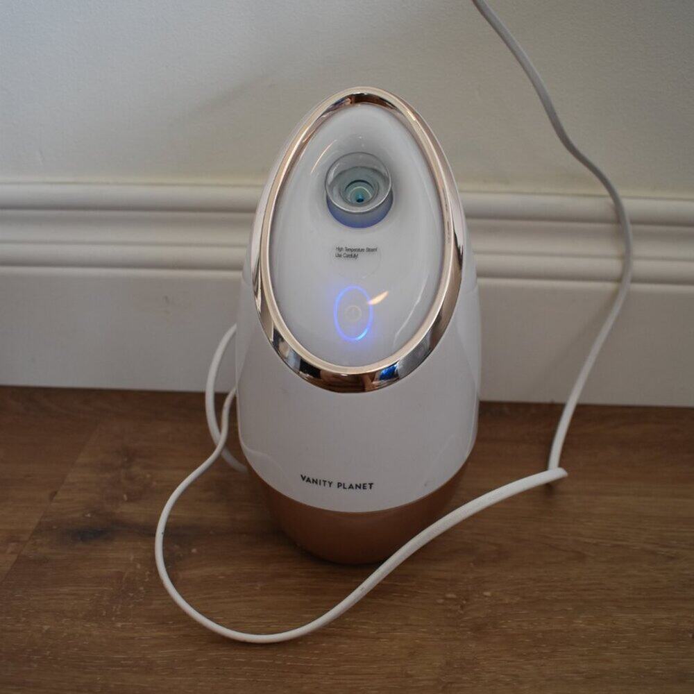 Vanity Planet facial steamer hand held white / pink